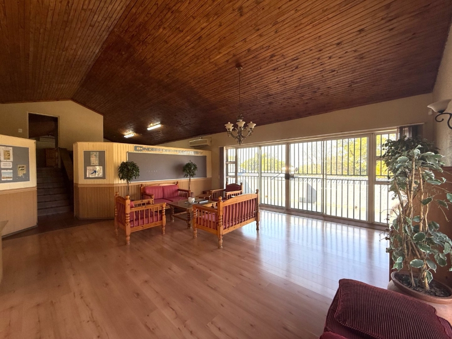 6 Bedroom Property for Sale in Schoemansville North West